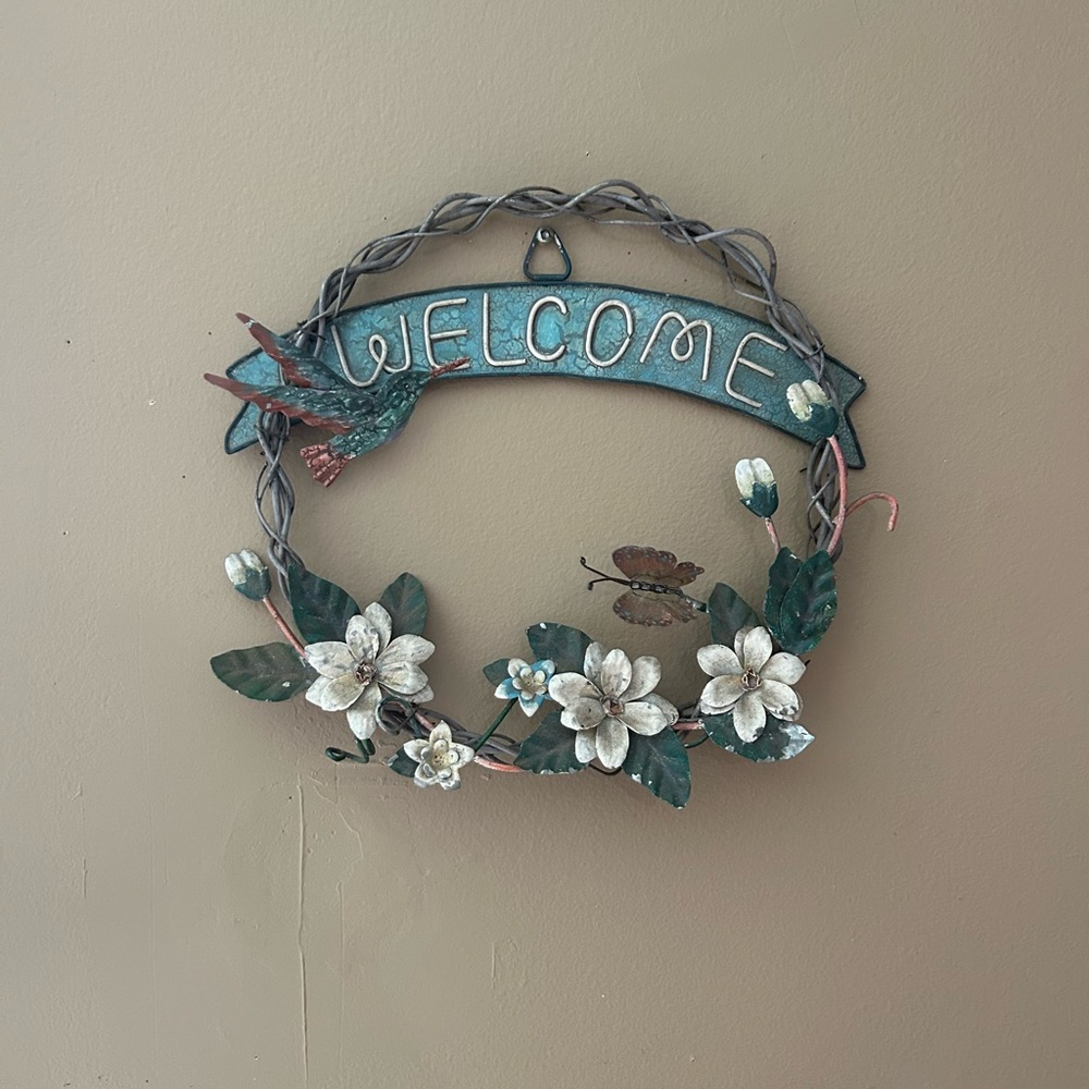 Floral Welcome Wreath with Hummingbird